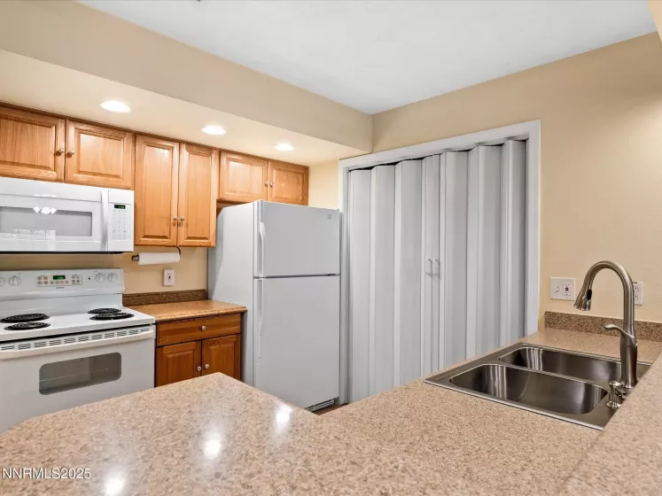 1121 Bradley, Sparks, Nevada 89434, 2 Bedrooms Bedrooms, ,1 BathroomBathrooms,Residential,Residential,Bradley,250054916