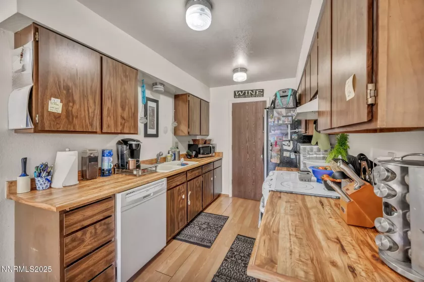 1408 Kimmerling, Gardnerville, Nevada 89460, ,Residential Income,Residential,Kimmerling,250054931