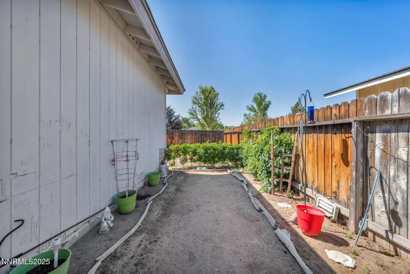 1408 Kimmerling, Gardnerville, Nevada 89460, ,Residential Income,Residential,Kimmerling,250054931