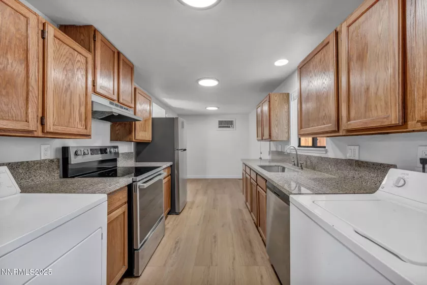737 16th, Sparks, Nevada 89431, ,Residential Income,Residential,16th,250054980