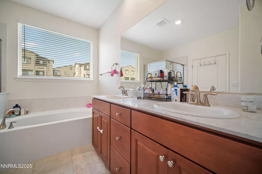6339 Bucking Horse, Sparks, Nevada 89436, 3 Bedrooms Bedrooms, ,2 BathroomsBathrooms,Residential,Residential,Bucking Horse,250055001