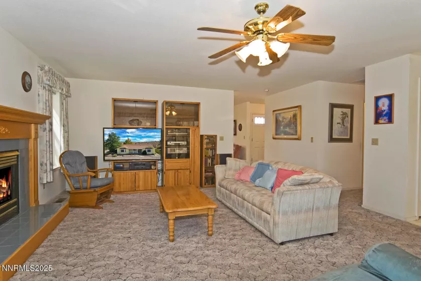 2751 Goodnight, Minden, Nevada 89423, 3 Bedrooms Bedrooms, ,2 BathroomsBathrooms,Residential,Residential,Goodnight,250055002