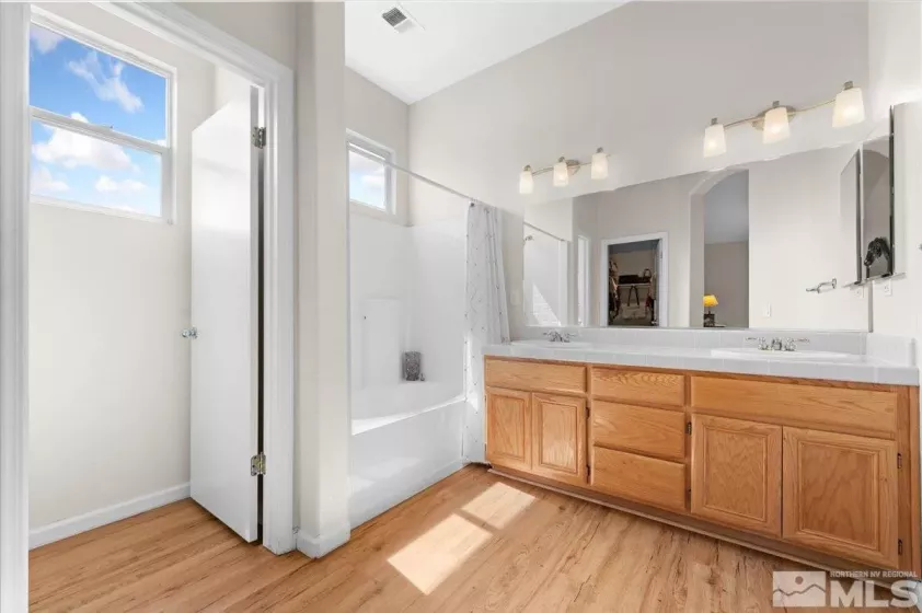 7368 Florentine, Sparks, Nevada 89436, 3 Bedrooms Bedrooms, ,3 BathroomsBathrooms,Residential,Residential,Florentine,250004576