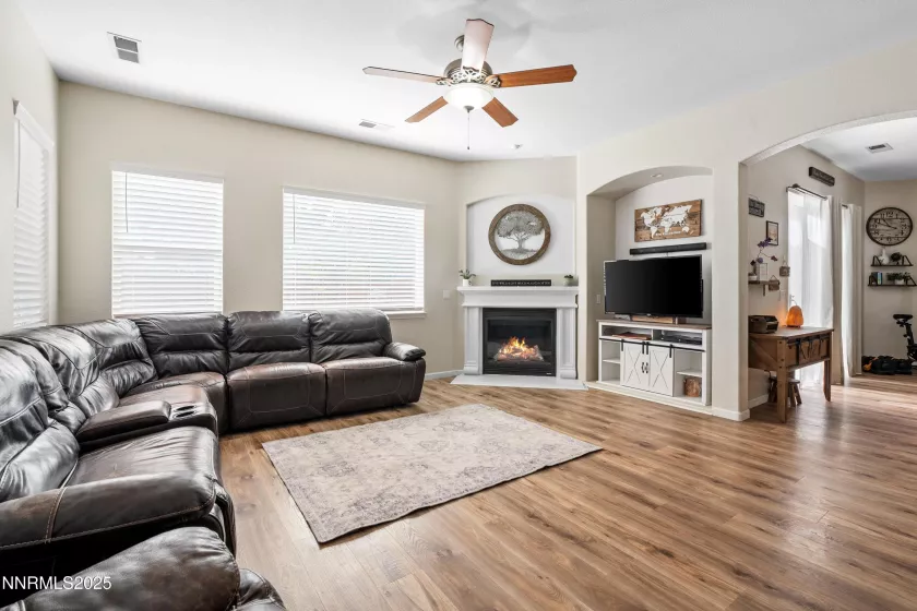 1428 Walker River, Fernley, Nevada 89408, 4 Bedrooms Bedrooms, ,3 BathroomsBathrooms,Residential,Residential,Walker River,250055011