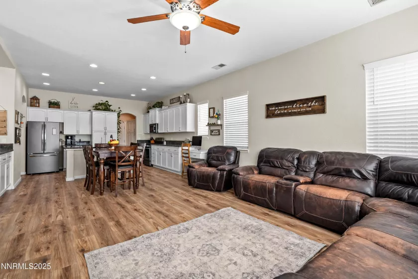 1428 Walker River, Fernley, Nevada 89408, 4 Bedrooms Bedrooms, ,3 BathroomsBathrooms,Residential,Residential,Walker River,250055011