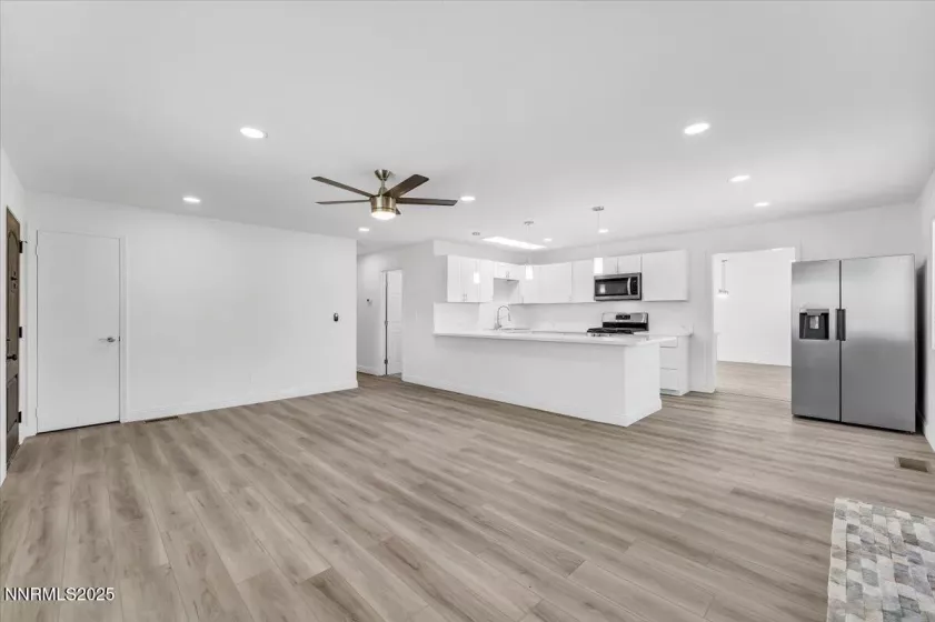 160 Bernoulli, Reno, Nevada 89506, 3 Bedrooms Bedrooms, ,3 BathroomsBathrooms,Residential,Residential,Bernoulli,250055008