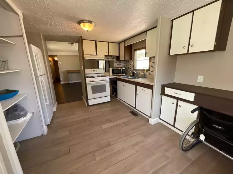 501 W Moana Ln #15, Reno, Nevada 89509, 2 Bedrooms Bedrooms, 8 Rooms Rooms,1 BathroomBathrooms,Manufactured,Residential,W Moana,250055020