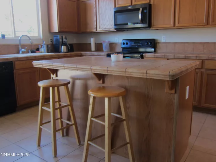 8994 Wynne, Reno, Nevada 89506, 5 Bedrooms Bedrooms, ,4 BathroomsBathrooms,Residential,Residential,Wynne,250055033