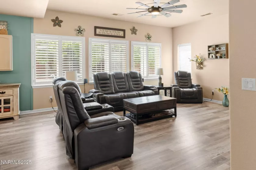 1357 Horse Creek, Fernley, Nevada 89408, 4 Bedrooms Bedrooms, ,3 BathroomsBathrooms,Residential,Residential,Horse Creek,250055057