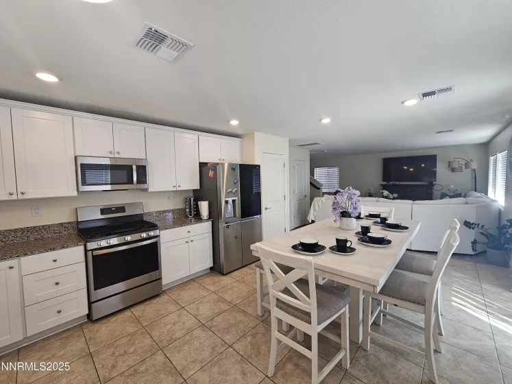632 Coyote Bluff Ct, Reno, Nevada 89506, 3 Bedrooms Bedrooms, ,3 BathroomsBathrooms,Residential,Residential,Coyote Bluff Ct,250055058
