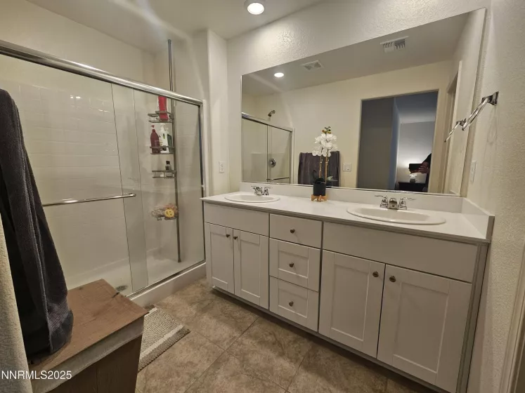632 Coyote Bluff Ct, Reno, Nevada 89506, 3 Bedrooms Bedrooms, ,3 BathroomsBathrooms,Residential,Residential,Coyote Bluff Ct,250055058