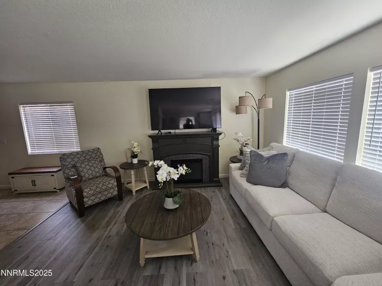 632 Coyote Bluff Ct, Reno, Nevada 89506, 3 Bedrooms Bedrooms, ,3 BathroomsBathrooms,Residential,Residential,Coyote Bluff Ct,250055058