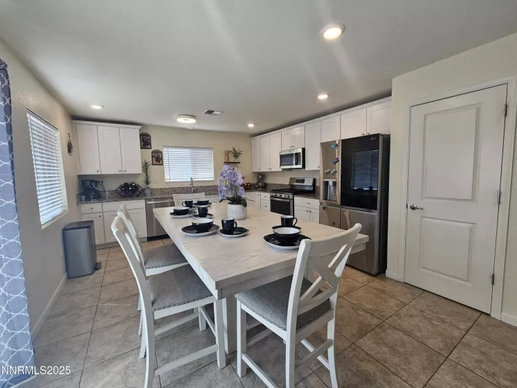 632 Coyote Bluff Ct, Reno, Nevada 89506, 3 Bedrooms Bedrooms, ,3 BathroomsBathrooms,Residential,Residential,Coyote Bluff Ct,250055058