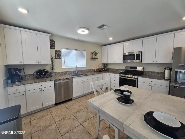 632 Coyote Bluff Ct, Reno, Nevada 89506, 3 Bedrooms Bedrooms, ,3 BathroomsBathrooms,Residential,Residential,Coyote Bluff Ct,250055058