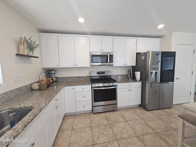 632 Coyote Bluff Ct, Reno, Nevada 89506, 3 Bedrooms Bedrooms, ,3 BathroomsBathrooms,Residential,Residential,Coyote Bluff Ct,250055058