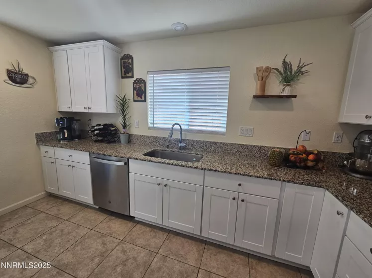 632 Coyote Bluff Ct, Reno, Nevada 89506, 3 Bedrooms Bedrooms, ,3 BathroomsBathrooms,Residential,Residential,Coyote Bluff Ct,250055058