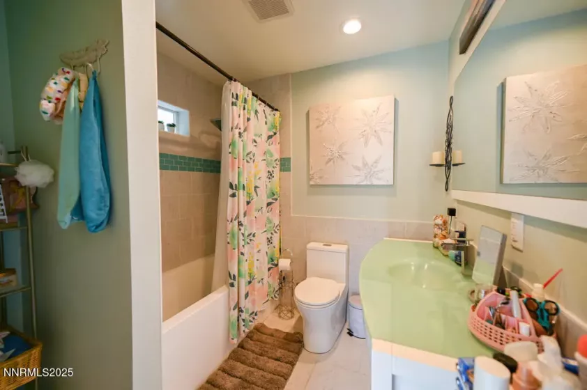 1147 Autumn Hills, Gardnerville, Nevada 89460, 3 Bedrooms Bedrooms, ,3 BathroomsBathrooms,Residential,Residential,Autumn Hills,250055061
