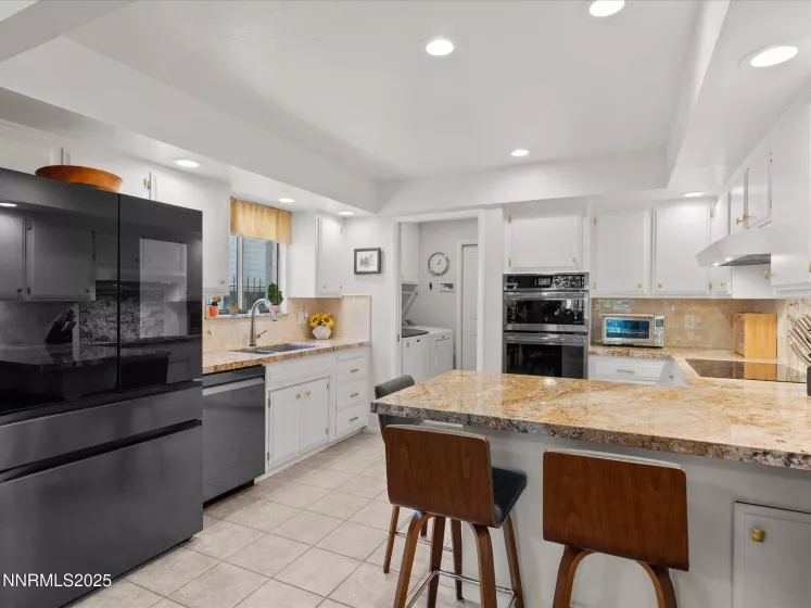 4833 Lakeridge, Reno, Nevada 89509, 2 Bedrooms Bedrooms, ,3 BathroomsBathrooms,Residential,Residential,Lakeridge,250055036