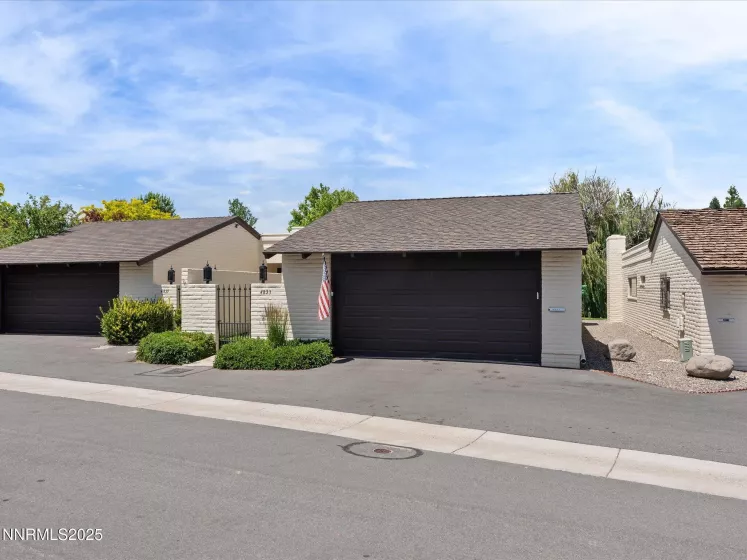 4833 Lakeridge, Reno, Nevada 89509, 2 Bedrooms Bedrooms, ,3 BathroomsBathrooms,Residential,Residential,Lakeridge,250055036