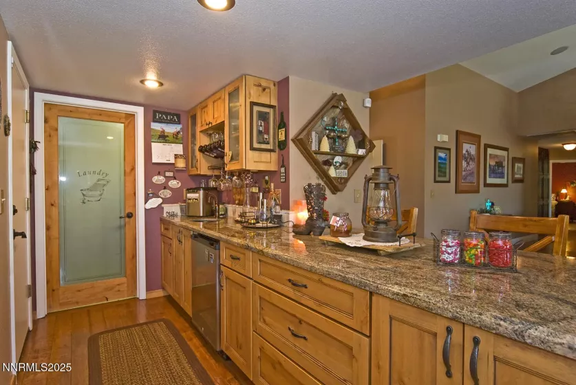 25 Martell, Sparks, Nevada 89441, 4 Bedrooms Bedrooms, ,3 BathroomsBathrooms,Residential,Residential,Martell,250055080