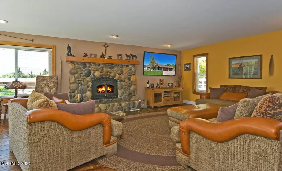 25 Martell, Sparks, Nevada 89441, 4 Bedrooms Bedrooms, ,3 BathroomsBathrooms,Residential,Residential,Martell,250055080