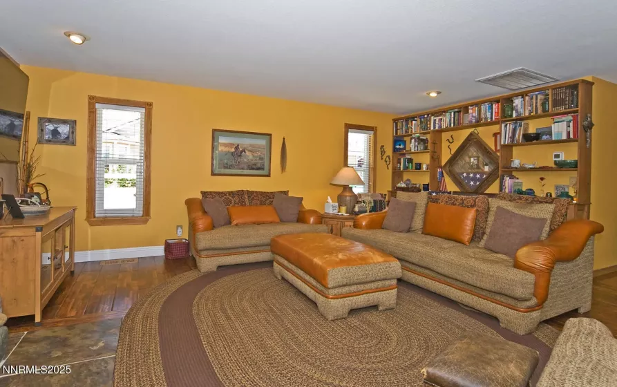 25 Martell, Sparks, Nevada 89441, 4 Bedrooms Bedrooms, ,3 BathroomsBathrooms,Residential,Residential,Martell,250055080