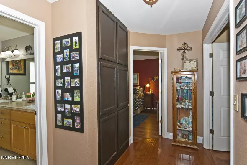 25 Martell, Sparks, Nevada 89441, 4 Bedrooms Bedrooms, ,3 BathroomsBathrooms,Residential,Residential,Martell,250055080