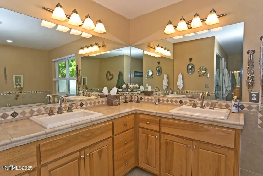 25 Martell, Sparks, Nevada 89441, 4 Bedrooms Bedrooms, ,3 BathroomsBathrooms,Residential,Residential,Martell,250055080