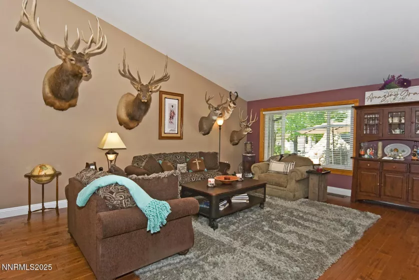 25 Martell, Sparks, Nevada 89441, 4 Bedrooms Bedrooms, ,3 BathroomsBathrooms,Residential,Residential,Martell,250055080