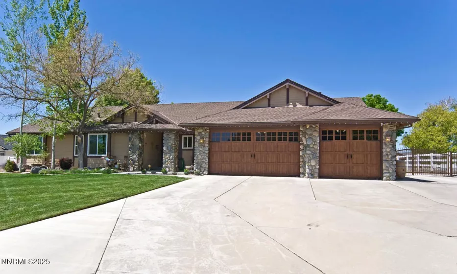 25 Martell, Sparks, Nevada 89441, 4 Bedrooms Bedrooms, ,3 BathroomsBathrooms,Residential,Residential,Martell,250055080