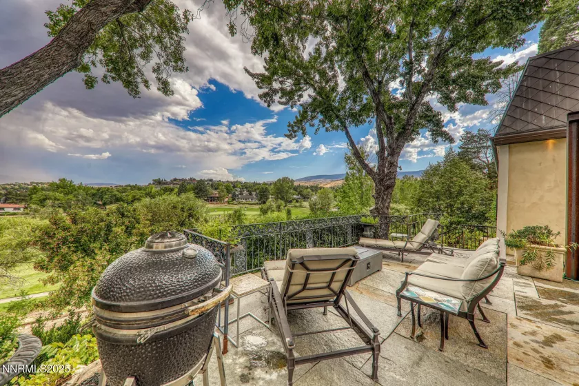 2000 Manzanita, Reno, Nevada 89509, 4 Bedrooms Bedrooms, ,5 BathroomsBathrooms,Residential,Residential,Manzanita,250055098