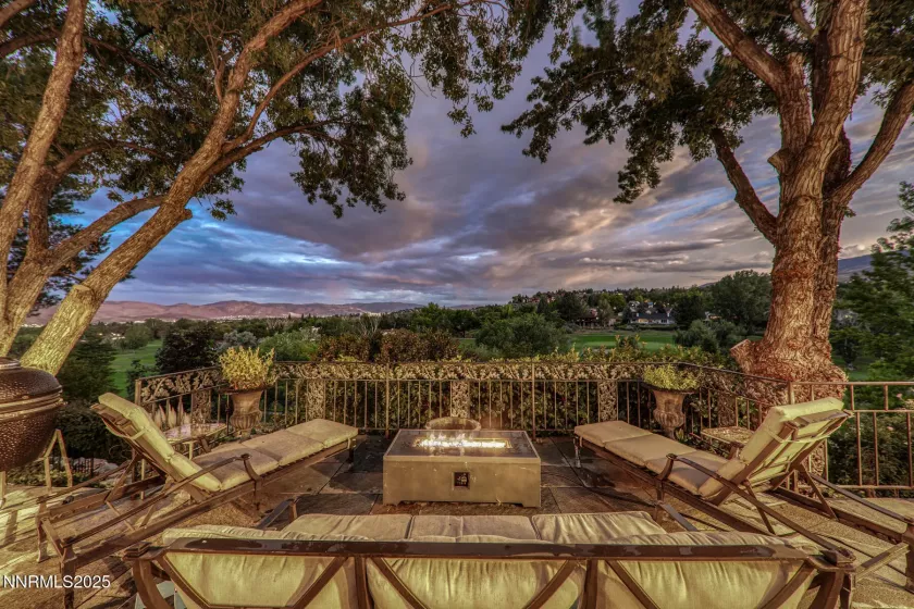 2000 Manzanita, Reno, Nevada 89509, 4 Bedrooms Bedrooms, ,5 BathroomsBathrooms,Residential,Residential,Manzanita,250055098