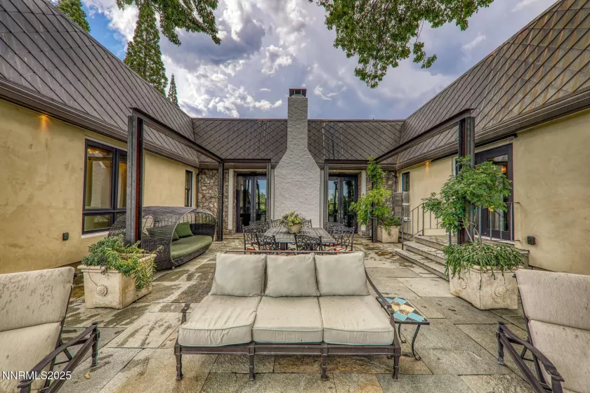 2000 Manzanita, Reno, Nevada 89509, 4 Bedrooms Bedrooms, ,5 BathroomsBathrooms,Residential,Residential,Manzanita,250055098