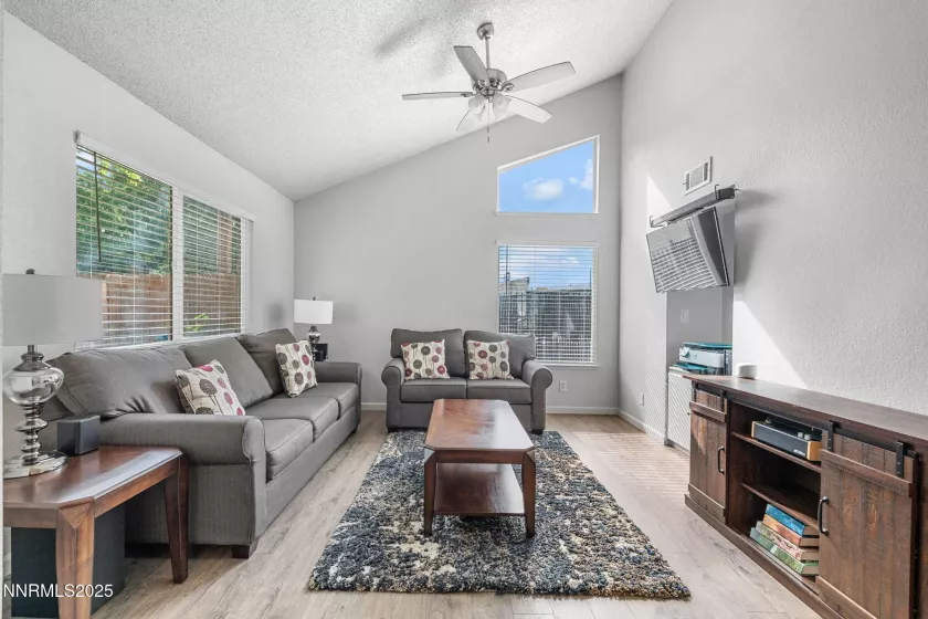 1563 Steven, Sparks, Nevada 89431, 3 Bedrooms Bedrooms, ,2 BathroomsBathrooms,Residential,Residential,Steven,250055109