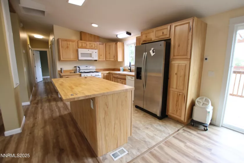 18 Bluestone, Yerington, Nevada 89447, 3 Bedrooms Bedrooms, ,2 BathroomsBathrooms,Residential,Residential,Bluestone,250055117