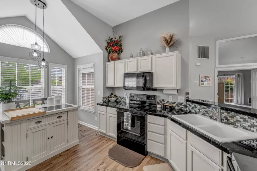 324 Windtree, Carson City, Nevada 89701, 3 Bedrooms Bedrooms, ,2 BathroomsBathrooms,Residential,Residential,Windtree,250055120