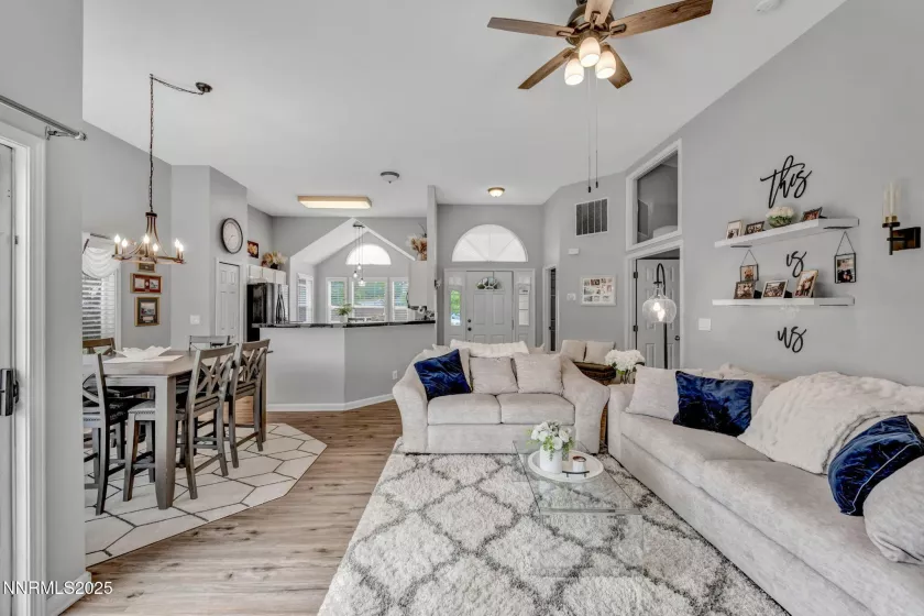 324 Windtree, Carson City, Nevada 89701, 3 Bedrooms Bedrooms, ,2 BathroomsBathrooms,Residential,Residential,Windtree,250055120