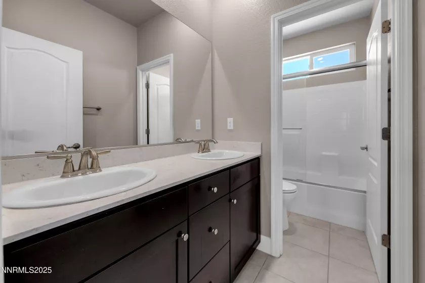 2025 Elk Falls, Sparks, Nevada 89436, 5 Bedrooms Bedrooms, ,3 BathroomsBathrooms,Residential,Residential,Elk Falls,250055121