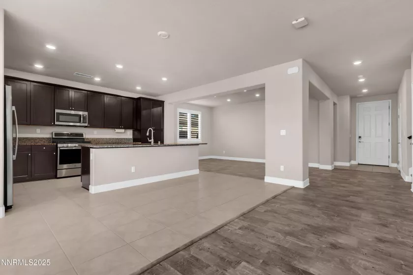 2025 Elk Falls, Sparks, Nevada 89436, 5 Bedrooms Bedrooms, ,3 BathroomsBathrooms,Residential,Residential,Elk Falls,250055121