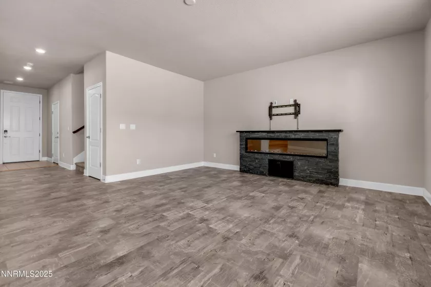 2025 Elk Falls, Sparks, Nevada 89436, 5 Bedrooms Bedrooms, ,3 BathroomsBathrooms,Residential,Residential,Elk Falls,250055121