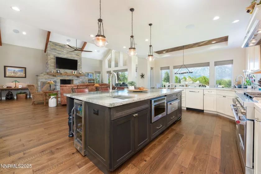 949 Heavenly View, Gardnerville, Nevada 89460, 5 Bedrooms Bedrooms, ,6 BathroomsBathrooms,Residential,Residential,Heavenly View,250055150