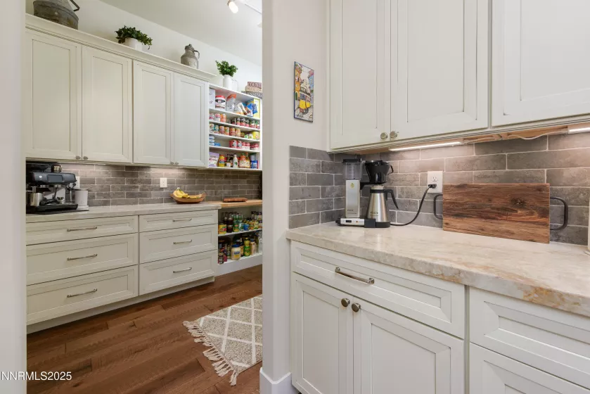 949 Heavenly View, Gardnerville, Nevada 89460, 5 Bedrooms Bedrooms, ,6 BathroomsBathrooms,Residential,Residential,Heavenly View,250055150