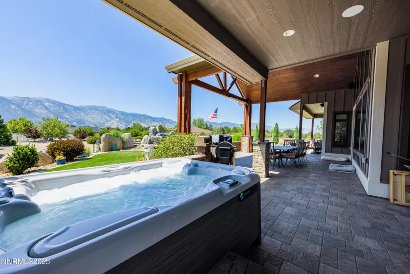 949 Heavenly View, Gardnerville, Nevada 89460, 5 Bedrooms Bedrooms, ,6 BathroomsBathrooms,Residential,Residential,Heavenly View,250055150