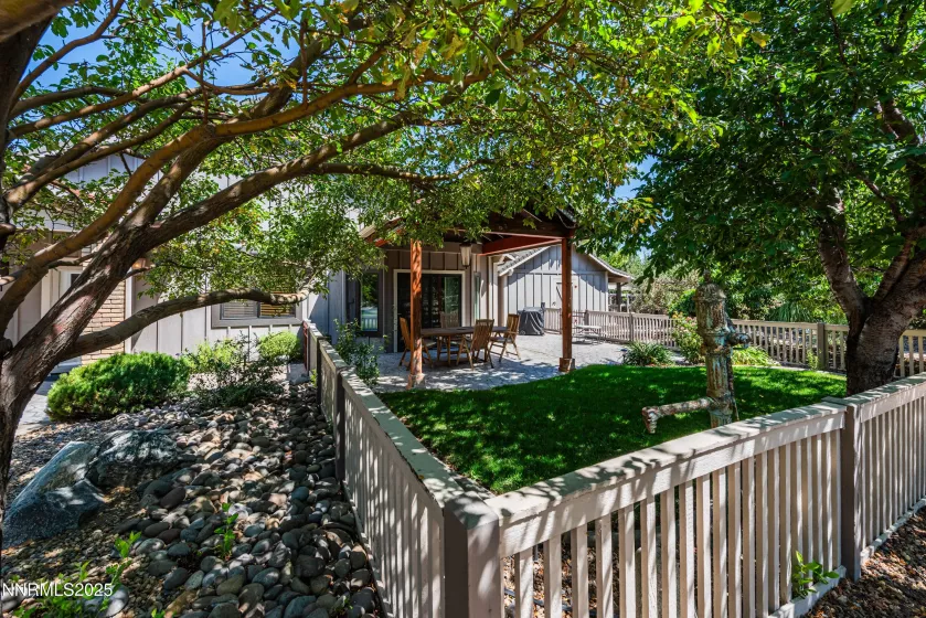949 Heavenly View, Gardnerville, Nevada 89460, 5 Bedrooms Bedrooms, ,6 BathroomsBathrooms,Residential,Residential,Heavenly View,250055150