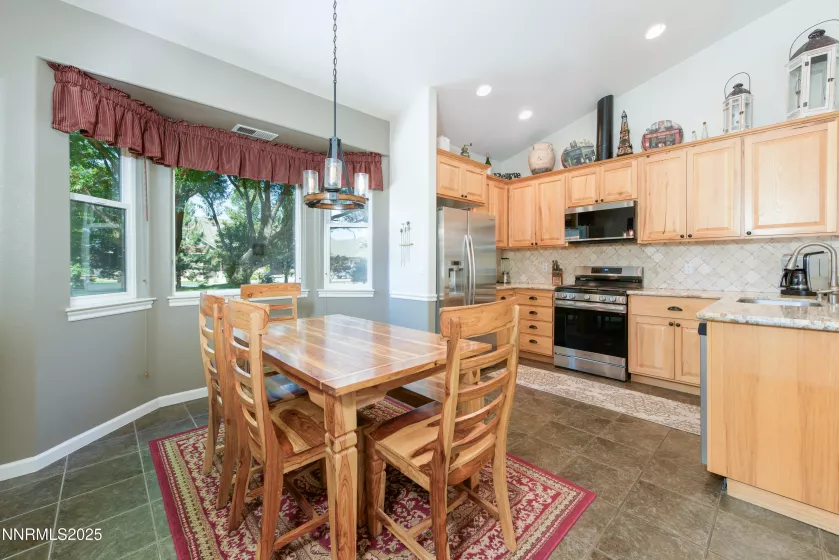 949 Heavenly View, Gardnerville, Nevada 89460, 5 Bedrooms Bedrooms, ,6 BathroomsBathrooms,Residential,Residential,Heavenly View,250055150