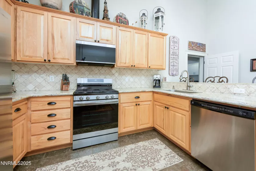 949 Heavenly View, Gardnerville, Nevada 89460, 5 Bedrooms Bedrooms, ,6 BathroomsBathrooms,Residential,Residential,Heavenly View,250055150