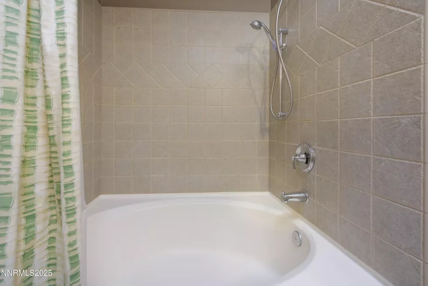949 Heavenly View, Gardnerville, Nevada 89460, 5 Bedrooms Bedrooms, ,6 BathroomsBathrooms,Residential,Residential,Heavenly View,250055150