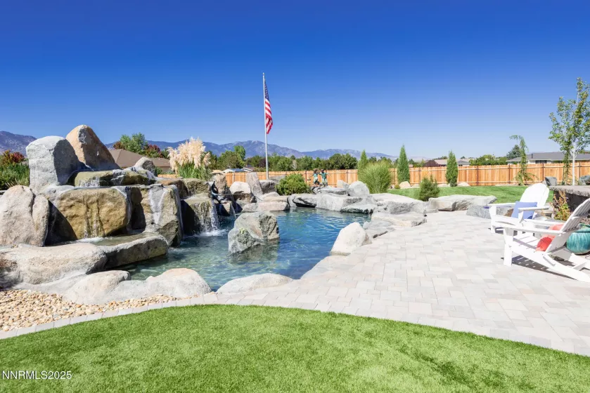 949 Heavenly View, Gardnerville, Nevada 89460, 5 Bedrooms Bedrooms, ,6 BathroomsBathrooms,Residential,Residential,Heavenly View,250055150
