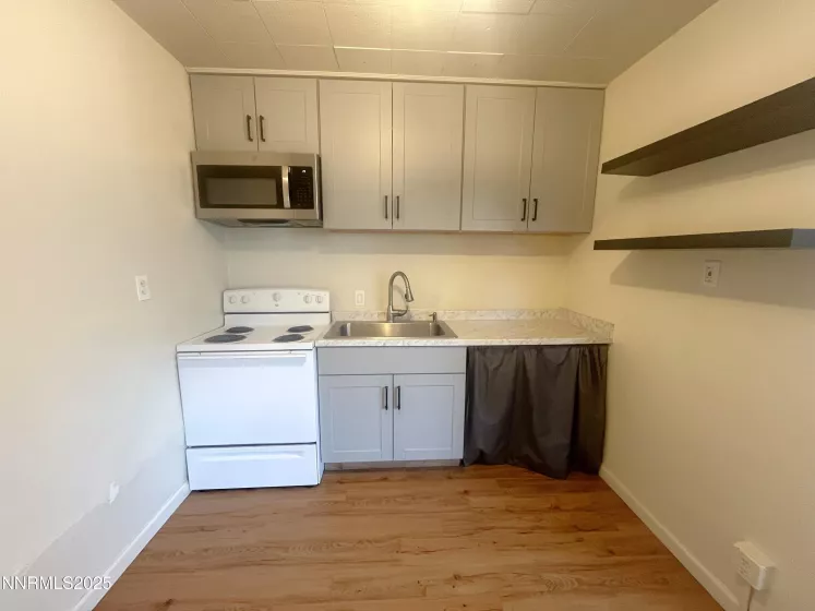 514 Ralston, Reno, Nevada 89503, 2 Bedrooms Bedrooms, ,1 BathroomBathrooms,Residential Lease,Manufactured,Ralston,250055154
