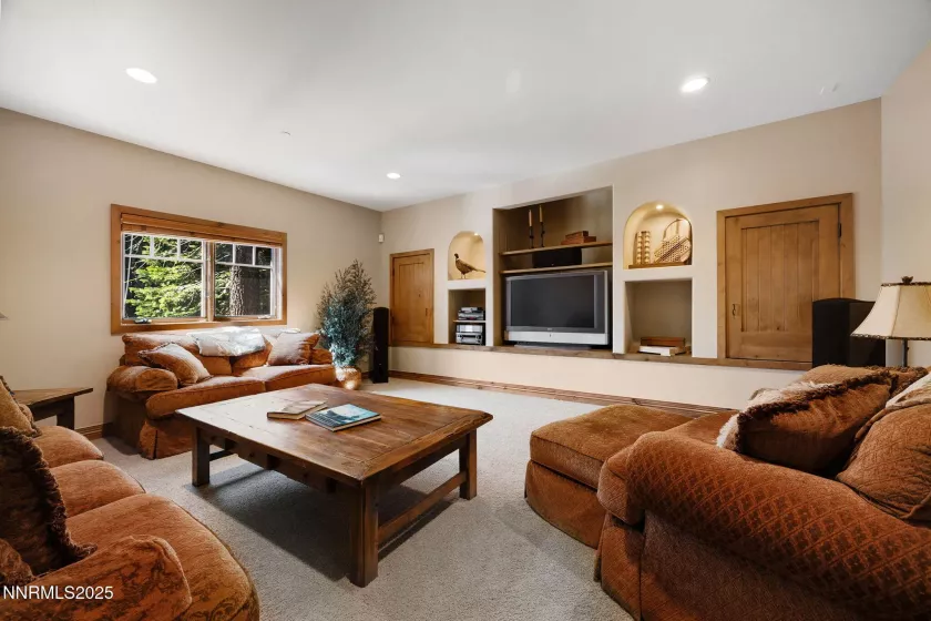 280 Wassou, Crystal Bay, Nevada 89402, 3 Bedrooms Bedrooms, ,4 BathroomsBathrooms,Residential,Residential,Wassou,250055156
